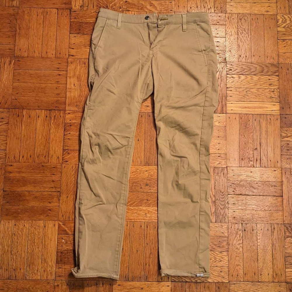 Kahki Levi's Commuter Pant 31x32